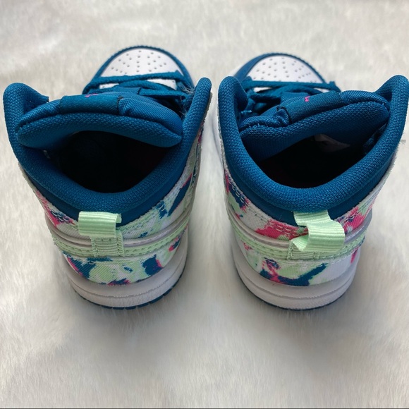 Air Jordan 1 Mid Green Abyss Frosted Spruce - Picture 3 of 5